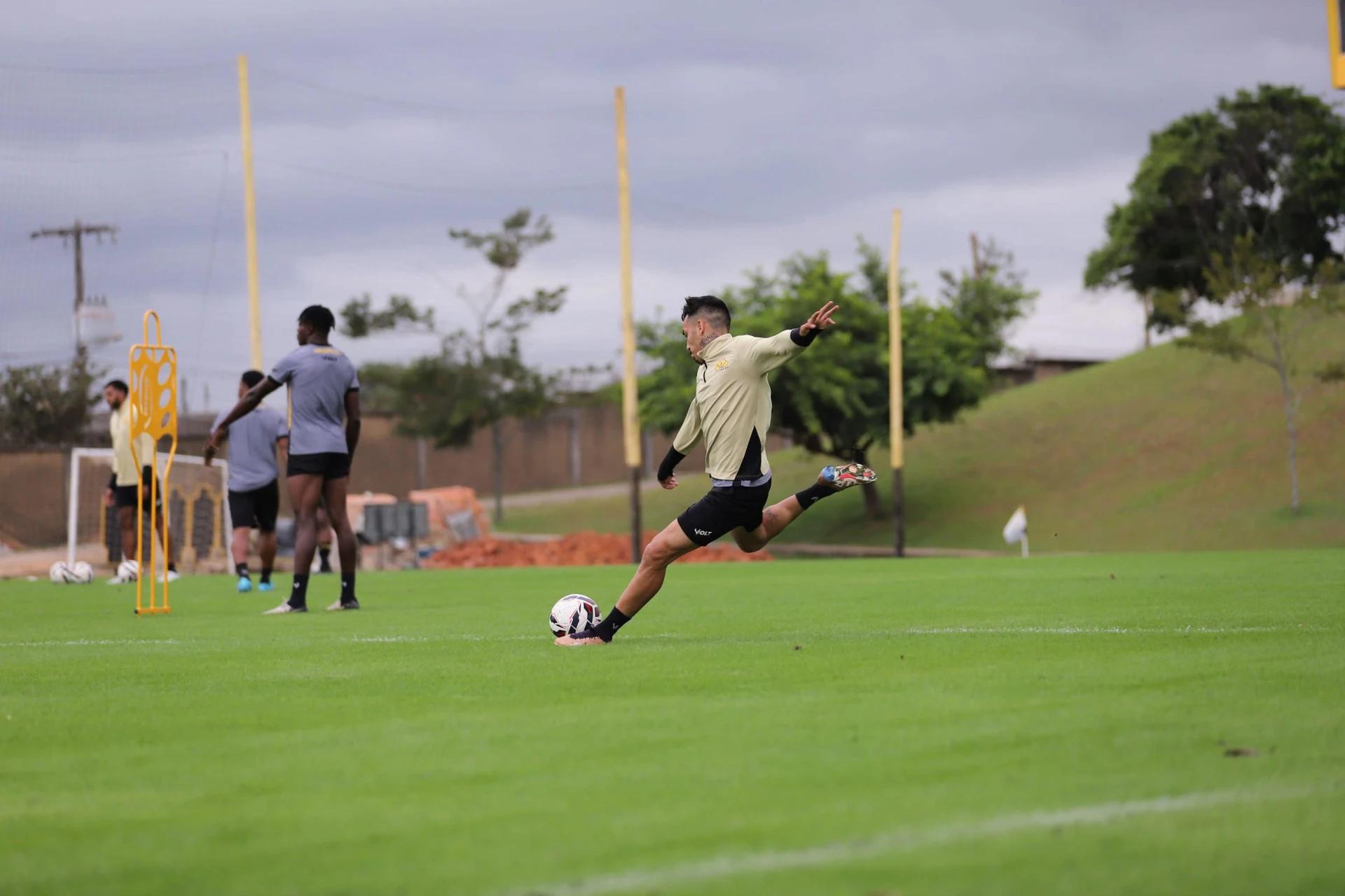 Criciúma inicia preparação para partida contra o Coritiba