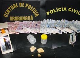 Família de traficantes é presa em Araranguá
