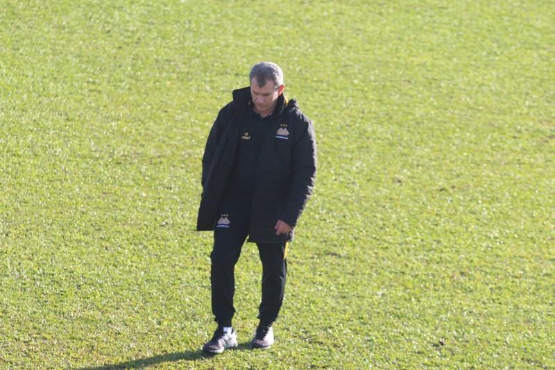 Tencati lamenta resultado, cobra jogadores e afirma que Criciúma terá dificuldades no Catarinense