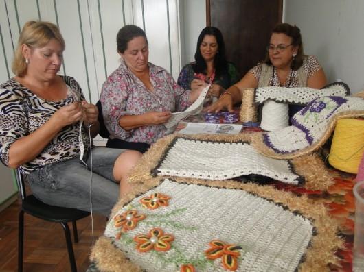 Trabalhos manuais incentivam criatividade e incrementam renda de mães em Maracajá