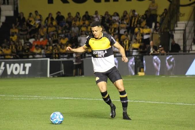 Vila Nova tem interesse no zagueiro Walisson Maia, que deseja ficar