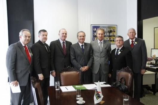 Medida que beneficia universidades brasileiras é aprovada no Senado