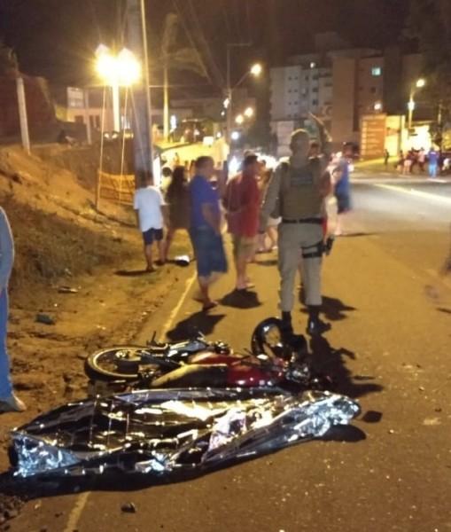 Colisão frontal provoca a morte de dois motociclistas em Orleans 