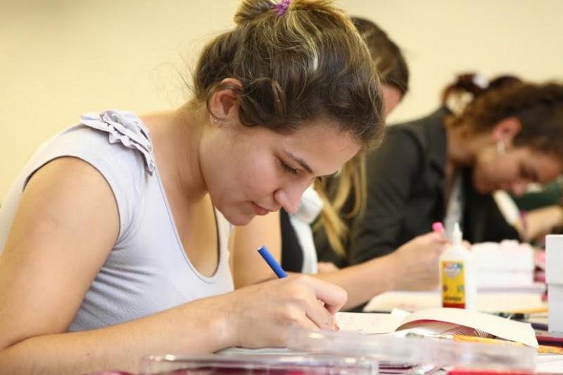 Programa oferece bolsa de estudo vinculada a curso de extensão gratuito na Unesc