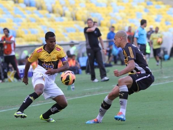 Em tarde desastrosa, Tigre tropeça e fica na torcida pelo Atlético-PR