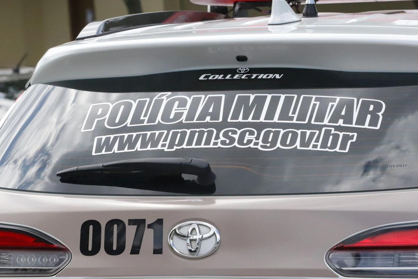 Jovem se irrita após ser acordado e agride mãe e avó em Criciúma