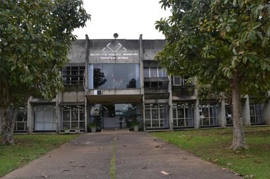 Biblioteca Municipal não tira férias