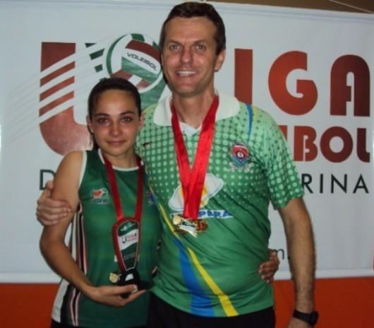 Atleta de Forquilhinha receberá prêmio de melhor jogadora de SC