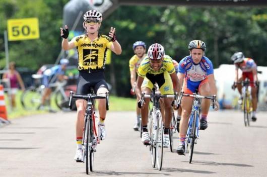  Ciclista criciumense lidera competição no Uruguai