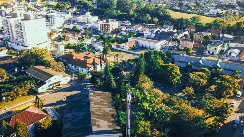 Forquilhinha apresenta queda de 57,6% nos contágios da Covid-19