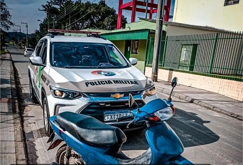 Motocicleta furtada é recuperada pela PM em Tubarão