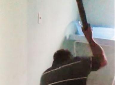 Criança agredida pelo padrasto com pedaço de madeira começa a ser acompanhada