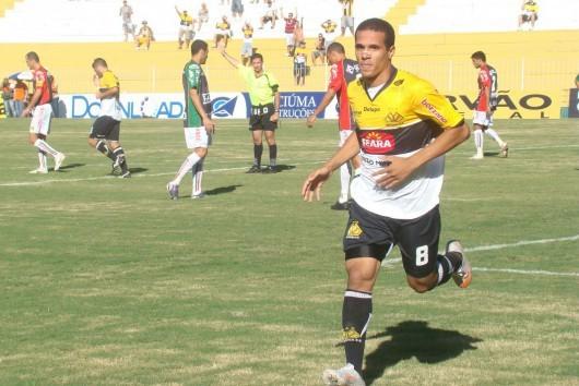 Tigre vende Roni por 3 milhões