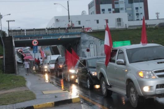 Onda vermelha leva cerca de 450 veículos as ruas de Içara