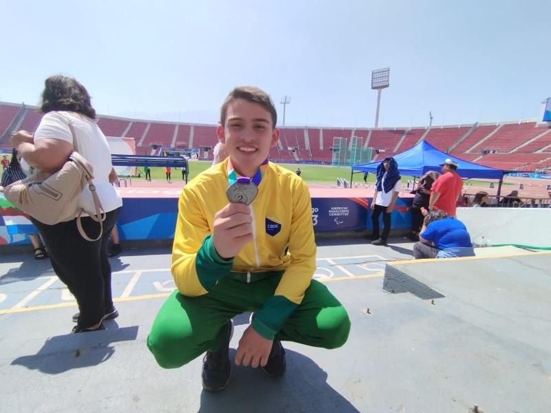Atleta de Nova Veneza conquista medalha de prata no Chile