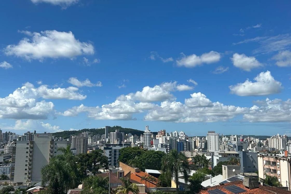 Quarta-feira tem predomínio de sol entre nuvens na região carbonífera