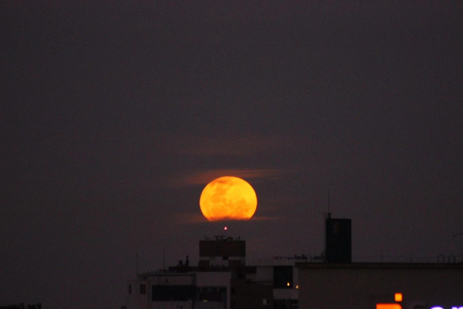 Maior e mais brilhante: primeira superlua do ano será vista nesta quarta-feira