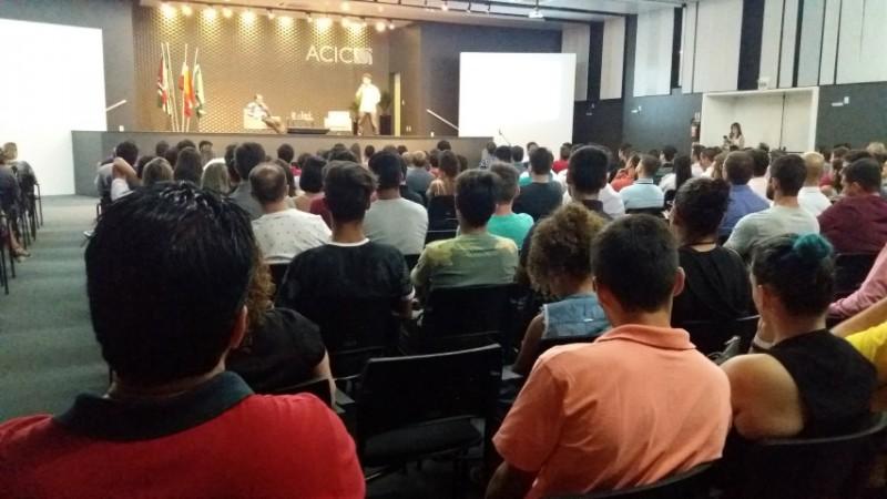 Vale do Carbono reúne mais de 200 jovens empreendedores na Acic