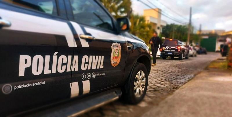 Polícia Civil identifica e indicia homens que compraram carro e celular roubados