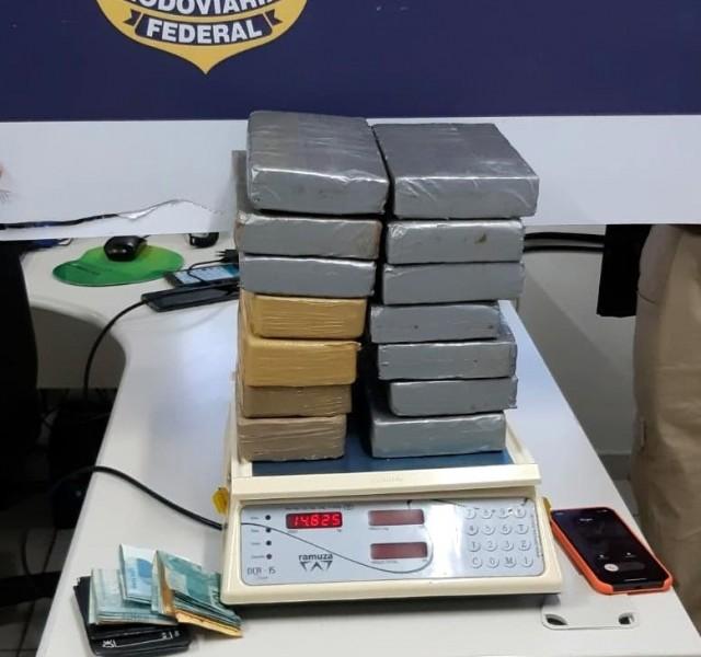 PRF intercepta transporte de 10 quilos de cocaína em Tubarão; droga seria entregue em Criciúma