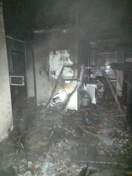 Residência é destruída por incêndio em Balneário Gaivota