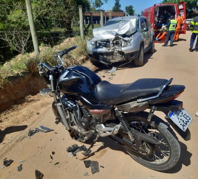 Colisão frontal deixa motociclista gravemente ferido em Imaruí