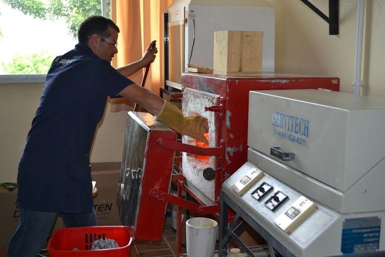 Curso de técnico em cerâmica oferece capacitação para o mercado