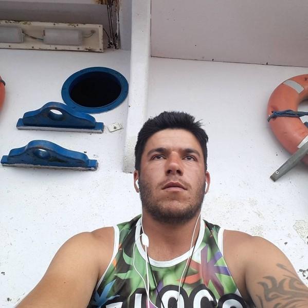 Pescador desaparece em alto-mar