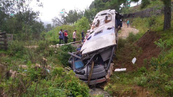 Acidente com ônibus na Serra catarinense deixa nove mortos e mais de 25 feridos