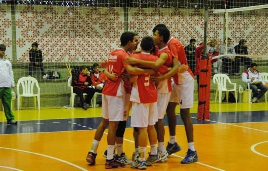 Voleibol masculino perde e está fora da Olesc  