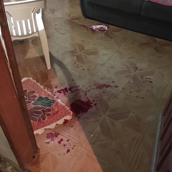 Idoso é baleado dentro de casa em tentativa de assalto