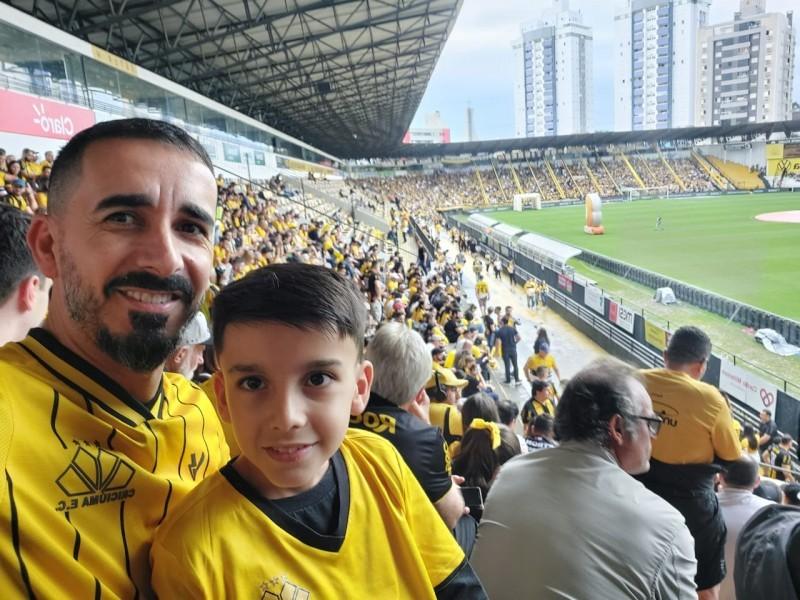 Em clima de festa, torcedores se preparam para partida entre Criciúma e Botafogo-SP; envie sua foto