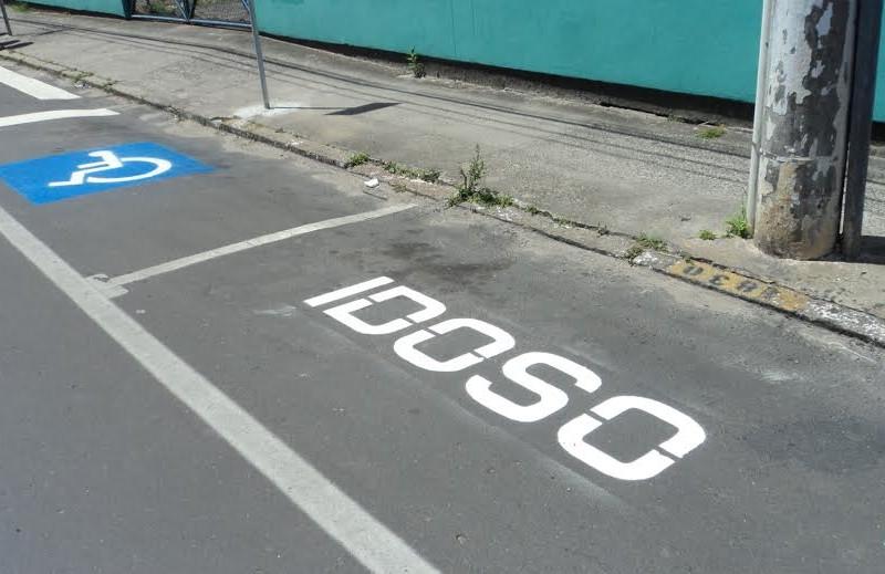 Idosos e deficientes físicos são foco da campanha de estacionamento da ASTC