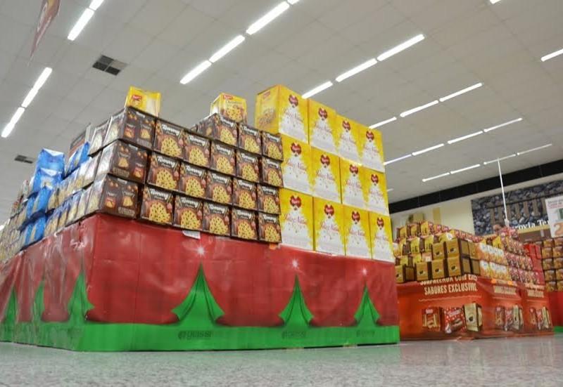 Nem as dificuldades abatem os supermercados no Natal