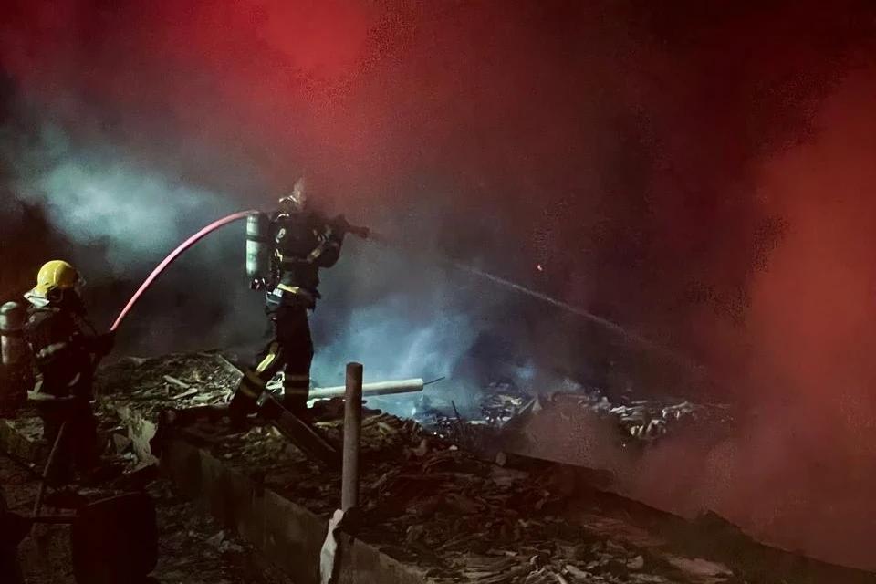 Casa de madeira é destruída por incêndio