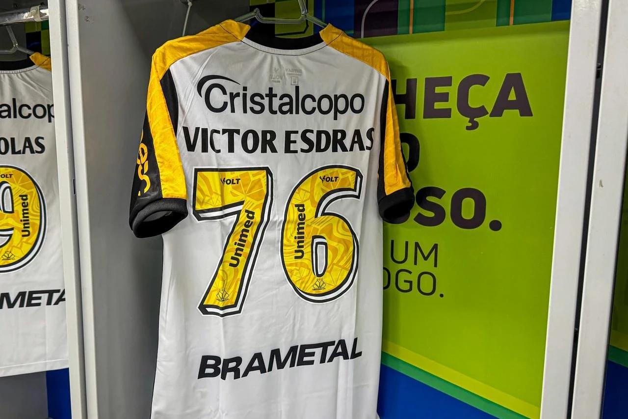 Felipinho entrará em campo homenageando o irmão, que morreu na última semana