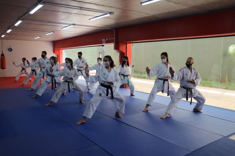 Treinos de karatê voltam a ser realizados no Mampituba