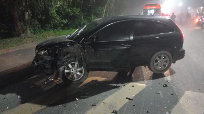Colisão frontal deixa motorista ferido em Tubarão