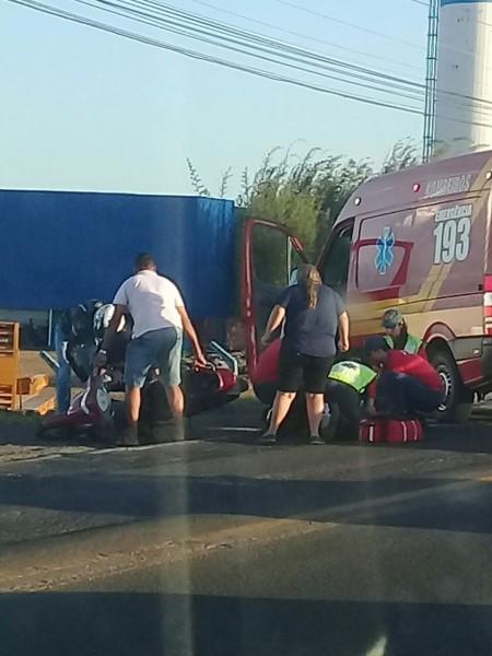 Motociclista fica ferida em acidente na SC-445