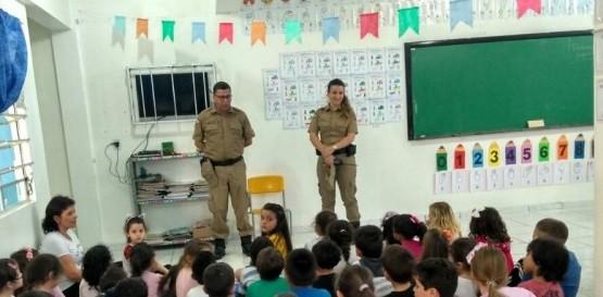 Polícia Militar de Criciúma é a que mais realiza visitas preventivas em escolas no Estado 