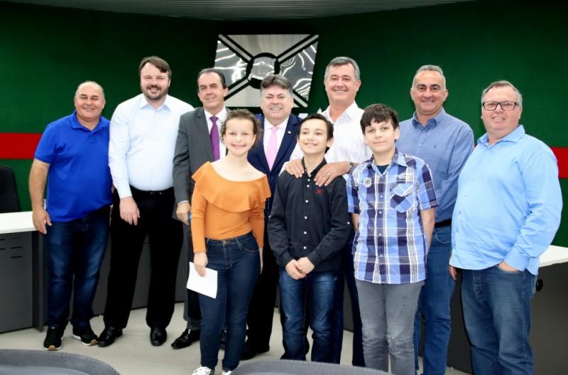 Mostra de Desenhos Infantis expõe combate ao trabalho infantil em Criciúma