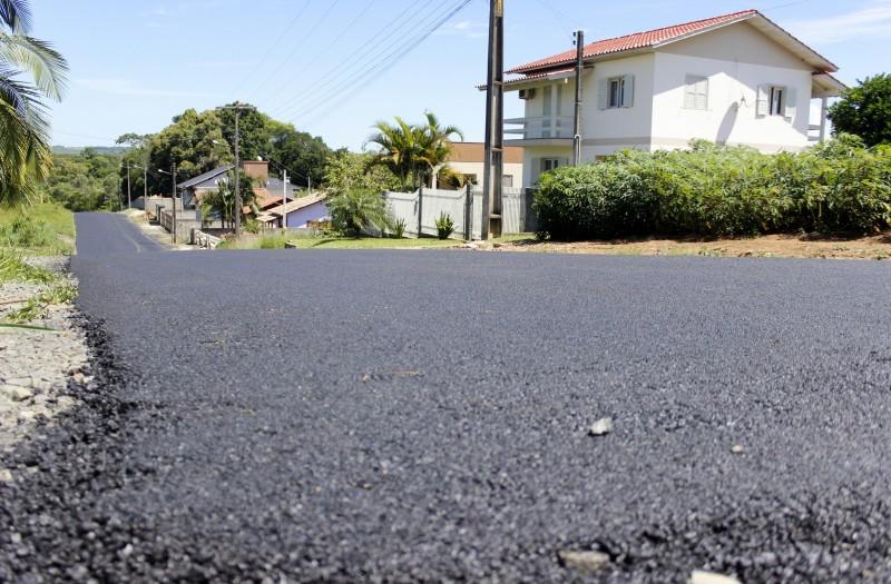 Prefeitura de Criciúma pavimenta ruas no bairro Primeira Linha