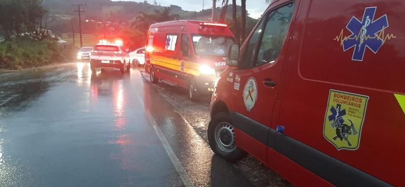 Queda de moto deixa duas pessoas feridas em Treze de Maio