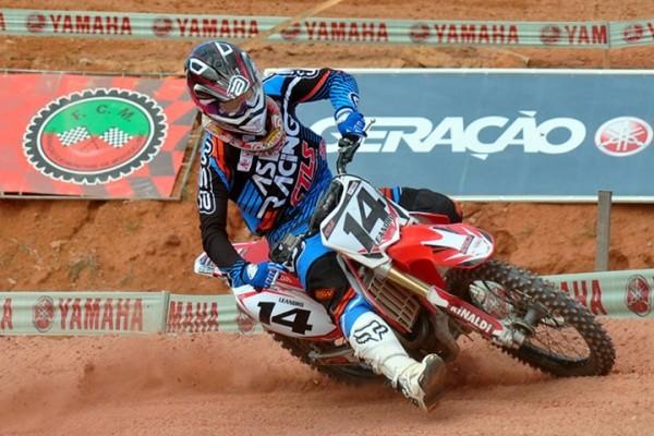 Piloto de Nova Veneza na disputa do Brasileiro de Motocross