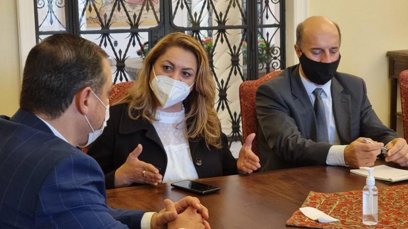 Dalvania Cardoso trata da duplicação da SC-445 com o governador Carlos Moisés