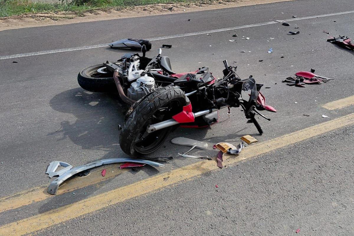 Motociclista morre após colisão com carro em Jaguaruna