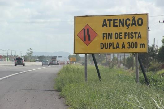 Faixas são reduzidas no KM 417 da BR-101, em Araranguá