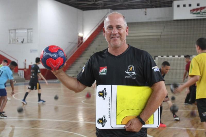 Técnico de handebol masculino da FME Criciúma, é convocado para a Seleção Catarinense