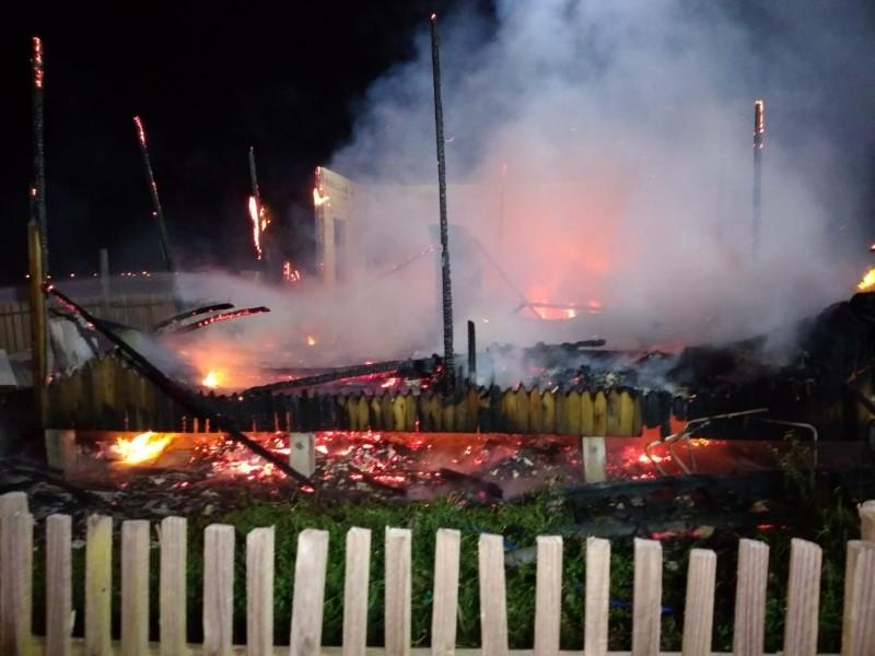 Casa é destruída por incêndio em Balneário Arroio do Silva