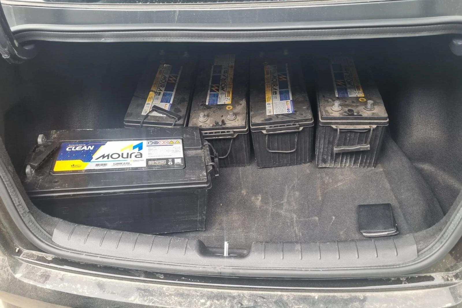 Dupla acusada de furtar baterias de antenas é presa em Içara